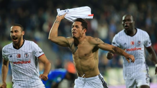 Fikret Orman'dan Adriano Sevdası