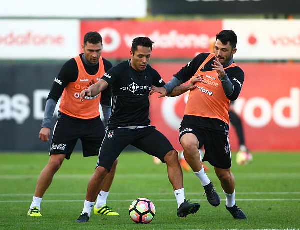 Beşiktaş idmanında herkes o an