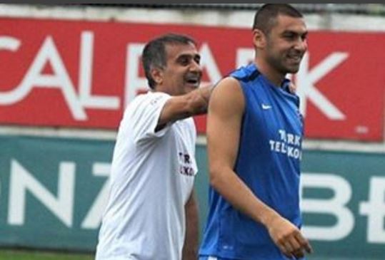 Burak Yılmaz'dan kafa Karıştıran Paylaşım!