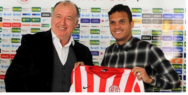 Motta'yla yollar resmen ayrıldı