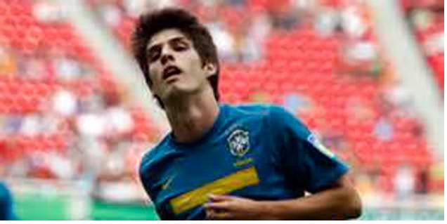 Kara Kartal'a 22'lik forvet