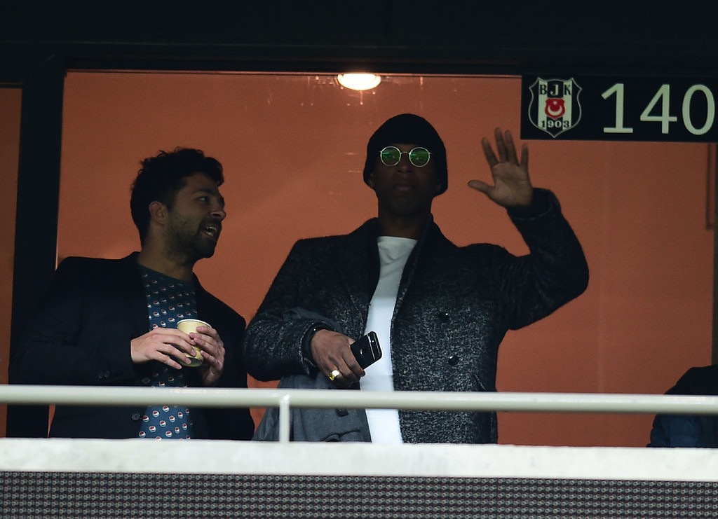 Babel'in menajeri kafaları karıştırdı!