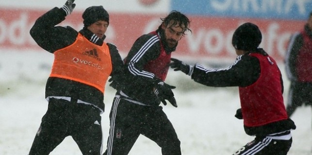 Kar Bu Kez Durduramadı