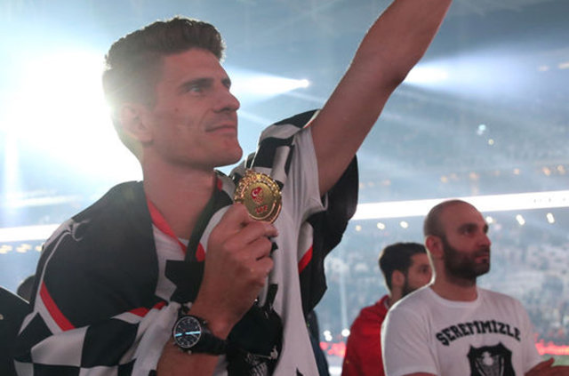 Mario Gomez Beşiktaş'tan neden ayrıldığını açıkladı!