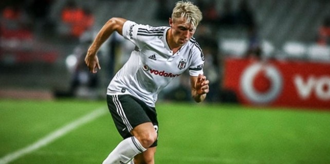 Beck Twitter'dan Kutladı