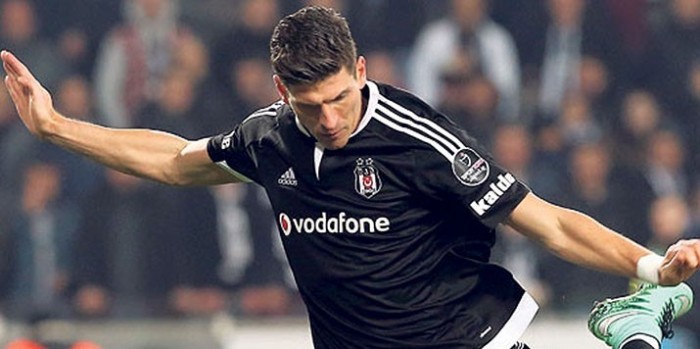 Gomez Pişirir Gomez Yer