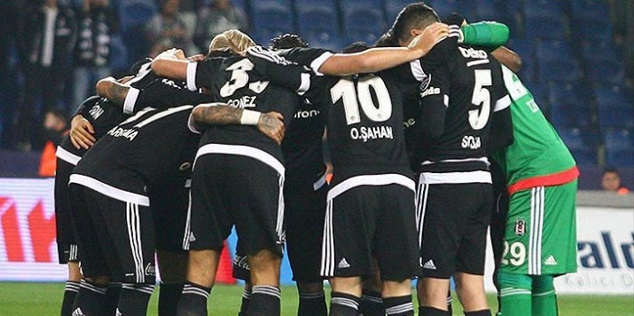 Kartallar Yüksek Uçar