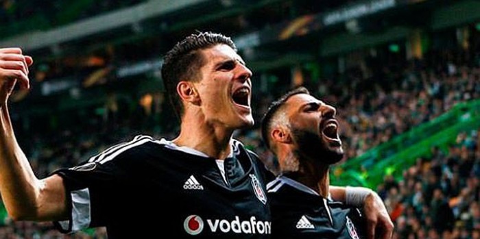 Yürek Yüreğe İkili