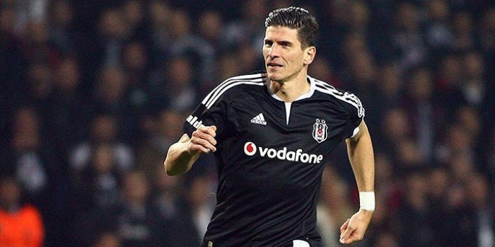 Fenerbahçe'yi Gomez'e Bırakın