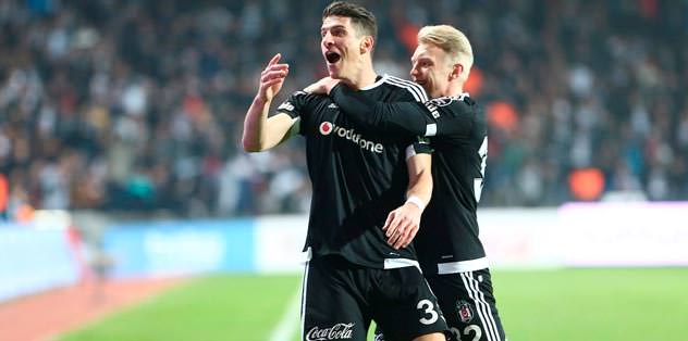 Beşiktaş'ı Gomez Uçuruyor