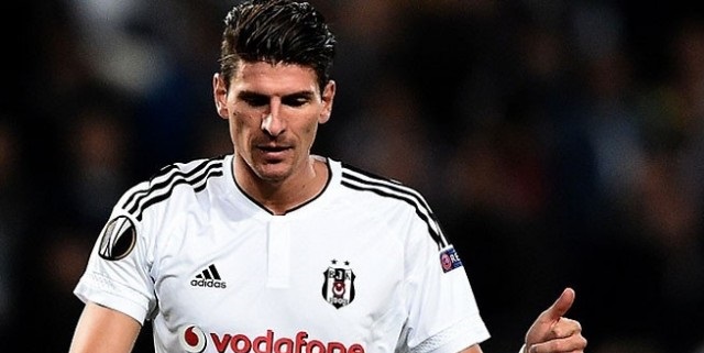 Alkışlar Panzer Gomez'e