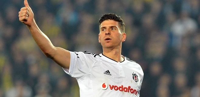 Beşiktaş'ta Hamit Altıntop Laneti