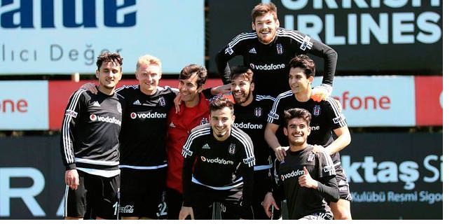 Devlerle yarışıyor