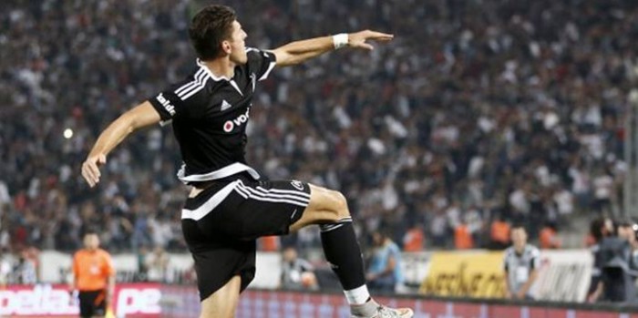 Gomez Tek Başına Bir Takım