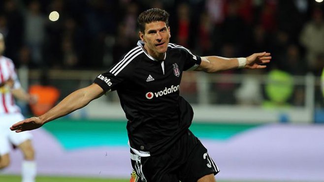 Bir Santrfordan Daha Fazlası : Mario Gomez