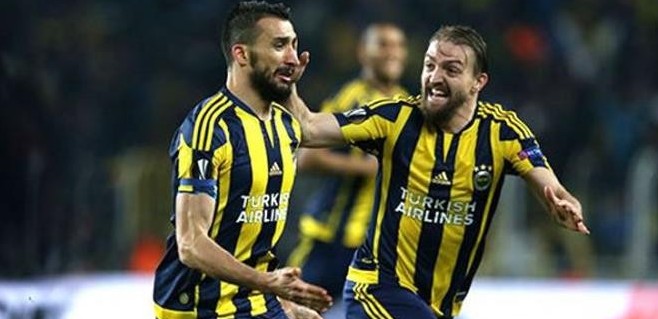 Beşiktaş'ta Gökhan Gönül ve Mehmet Topal Sesleri