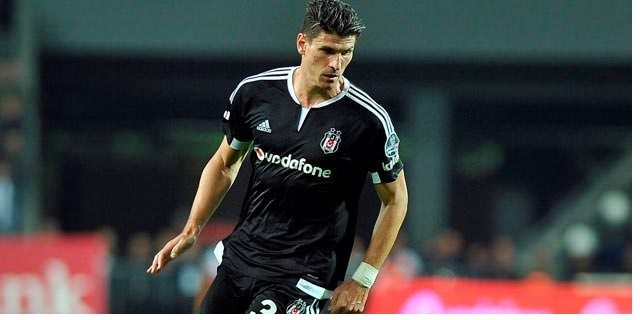 Kral’a üçlü kıskaç.