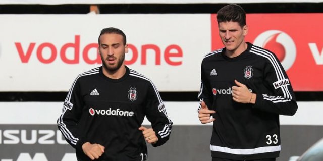 Beşiktaş'ta mesai sürdü.