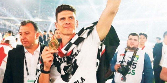 Fiorentina Gomez'i Satacak