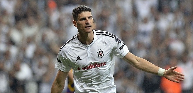 Beşiktaş'ta Gomez'i ikna edecek hedef!