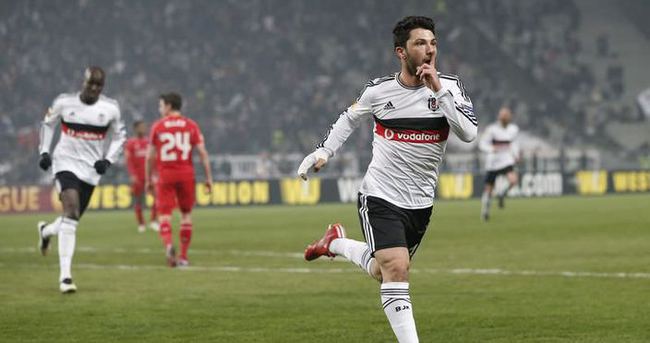 Tolgay Arslan'dan sürpriz karar