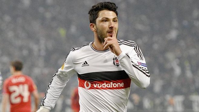 FLAŞ !!! Galatasaray Tolgay Arslan'ı Sİtiyor