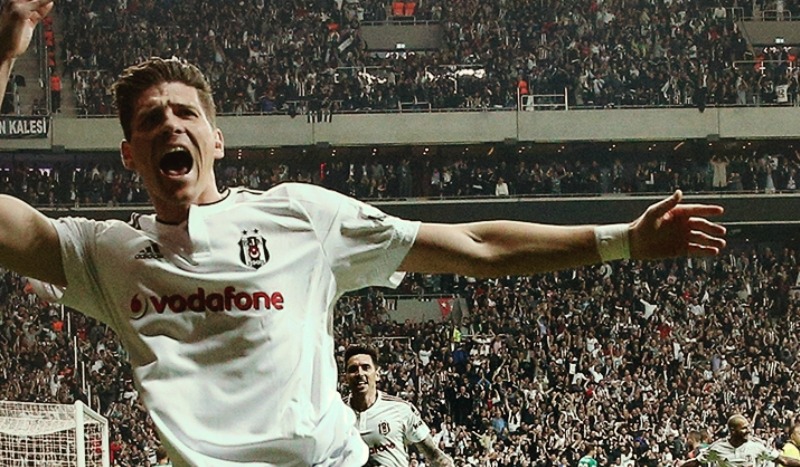 Almanlardan Mario Gomez Resmi Teklif