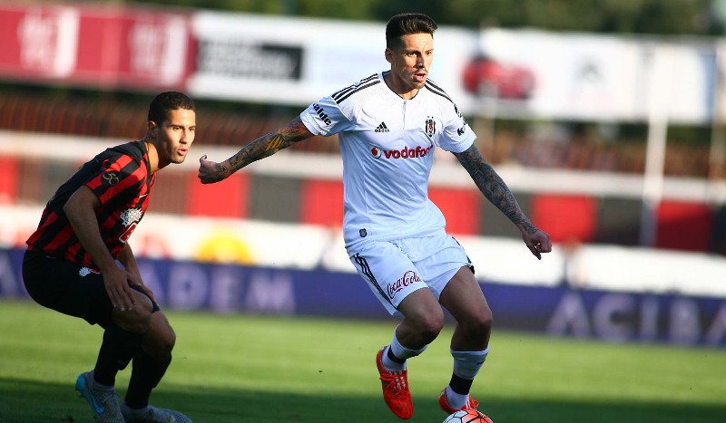 Arjantin Ekibinin İlk Hedefi : Jose Sosa