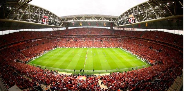 Beşiktaşlılar alınmayacak.