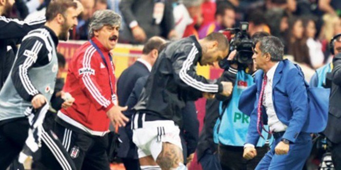 Mario Gomez'e Quaresma Tepkisi