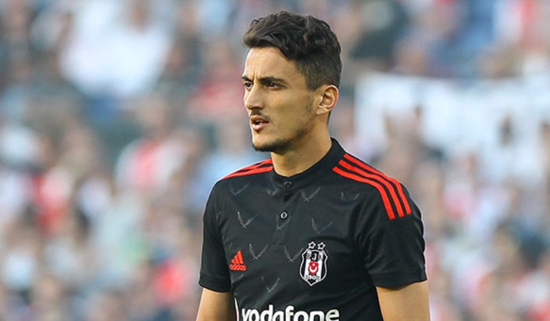 Mustafa Pektemek yolcu gibi