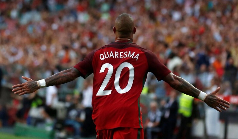 Quaresma klip için sahnede