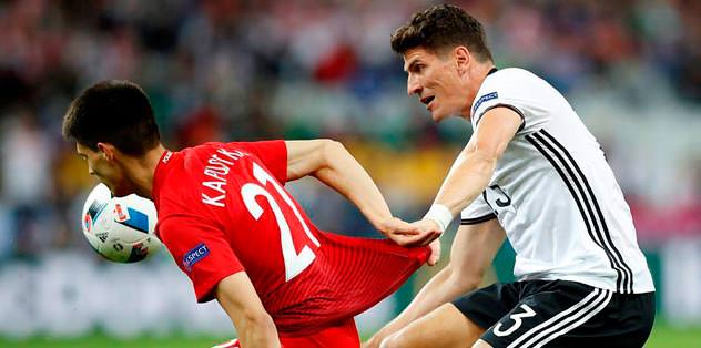 Mario Gomez umduğunu bulamadı