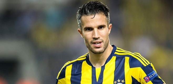 Fenerbahçe'de ''van Persie bedava Beşiktaş'a gider'' korkusu