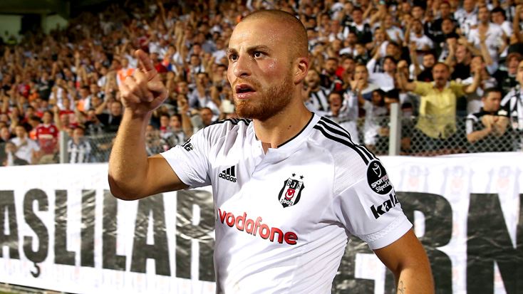 Beşiktaş, transfer için Gökhan Töre’yi bekliyor