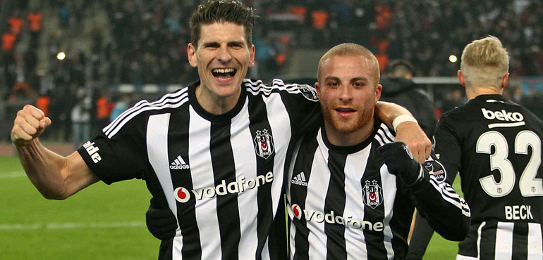 Beşiktaş Gökhan Töre’nin takımdan ayrılması halinde yerini içeriden çözecek