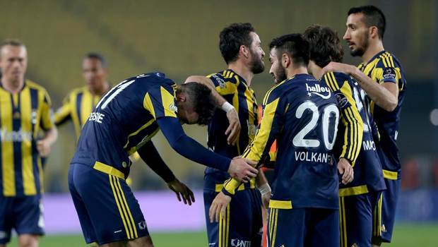 Gökhan ve Mehmet'i Fener  bekletiyor