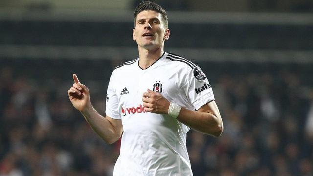 Müthiş iddia... Beşiktaş ile Fenerbahçe, Mario Gomez için kapışıyor