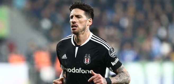 İşte Jose Sosa'nın Beşiktaş'ta kalmasını sağlayan belge