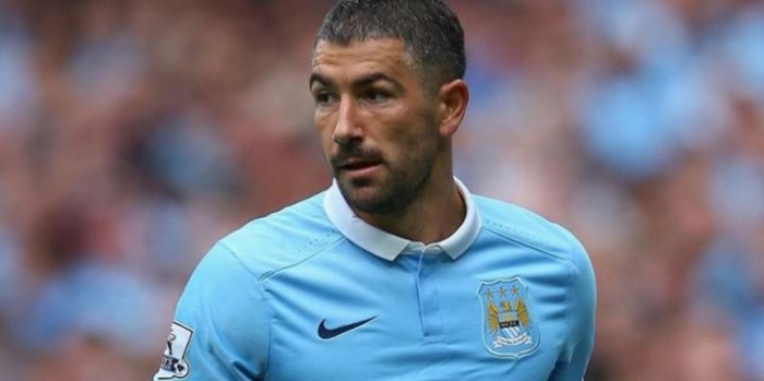 Beşiktaş Kolarov Kararını Verdi