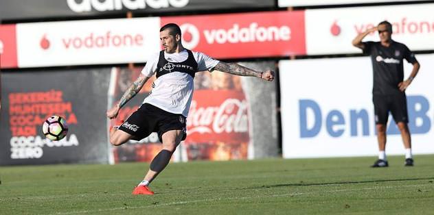 Milan'dan Beşiktaş'a Sosa Brifingi