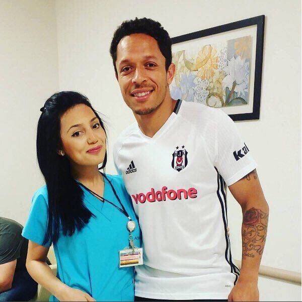 Adriano'nun Bu Fotoğrafı Yönetimin Canını Sıktı