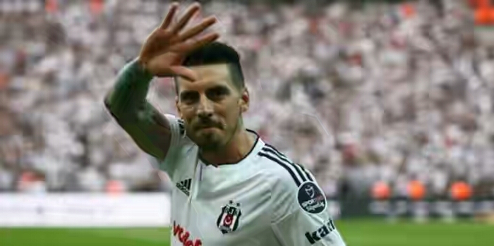 Sosa Beşiktaş'tan ayrıldı 