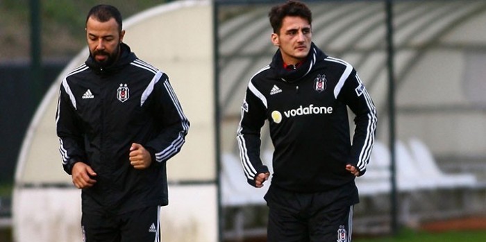 Mustafa Pektemek el yakıyor