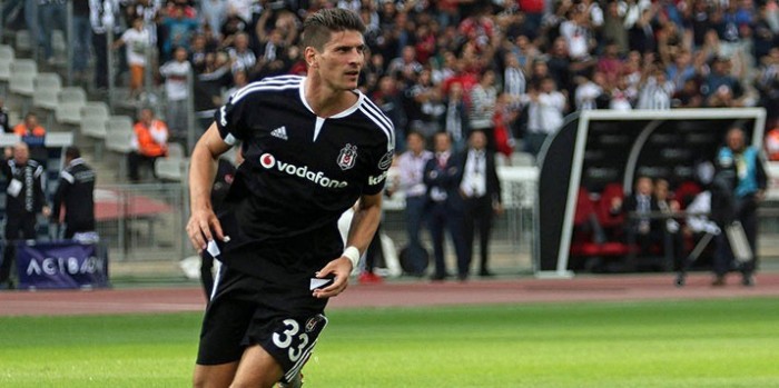Forvetin anahtarı Mario Gomez'de