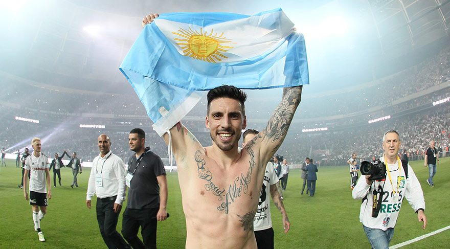 Milan Jose Sosa için harekete geçti