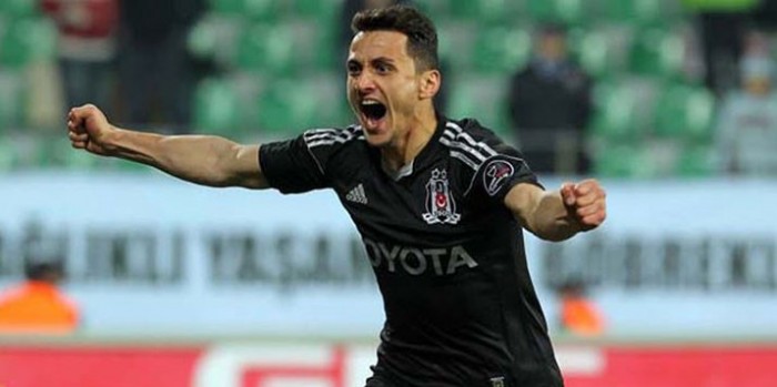 Mustafa Pektemek yol ayrımında