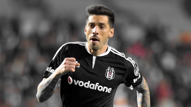 Beşiktaş'tan kafaları karıştıran hareket!