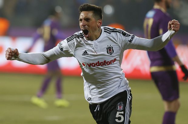 Beşiktaş'ta Jose Sosa'ya onay çıktı