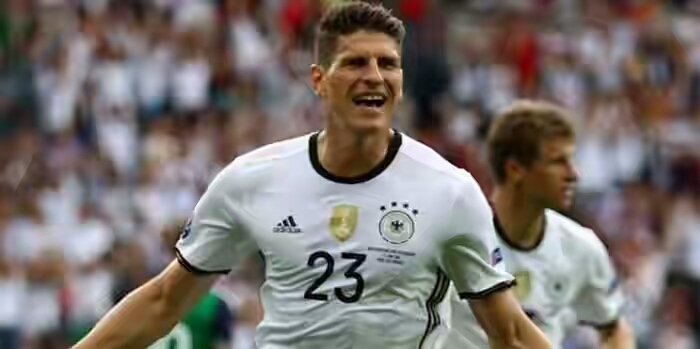 Fiorentina'dan Mario Gomez'e mesaj